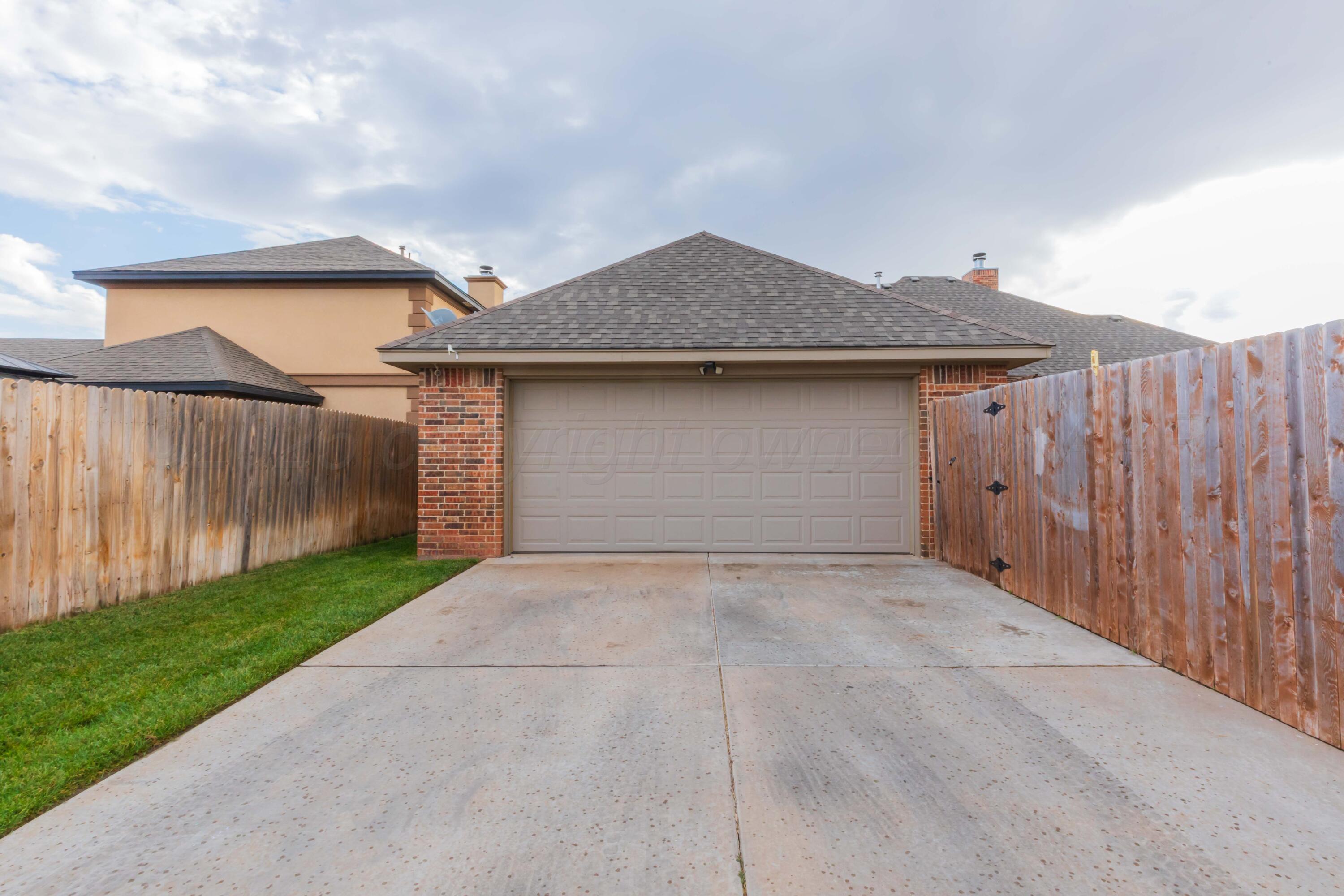 7402 Rochester Drive Amarillo, TX 79118 - Photo 40 of 40 GARAGE