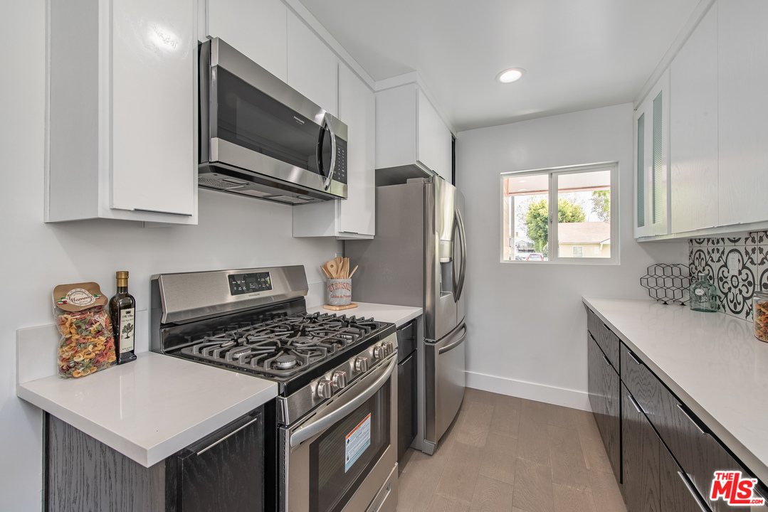 3777 Virginia Road Los Angeles, CA 90016 - Photo 17 of 38 Gallery Image 17