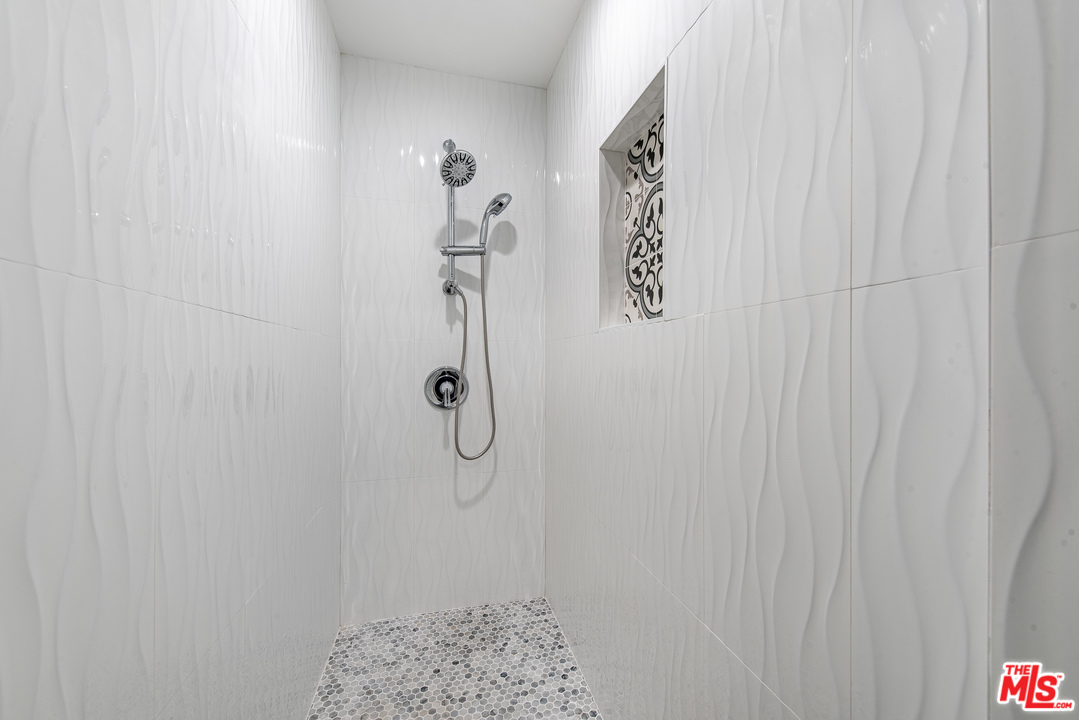 3777 Virginia Road Los Angeles, CA 90016 - Photo 30 of 38 Gallery Image 30