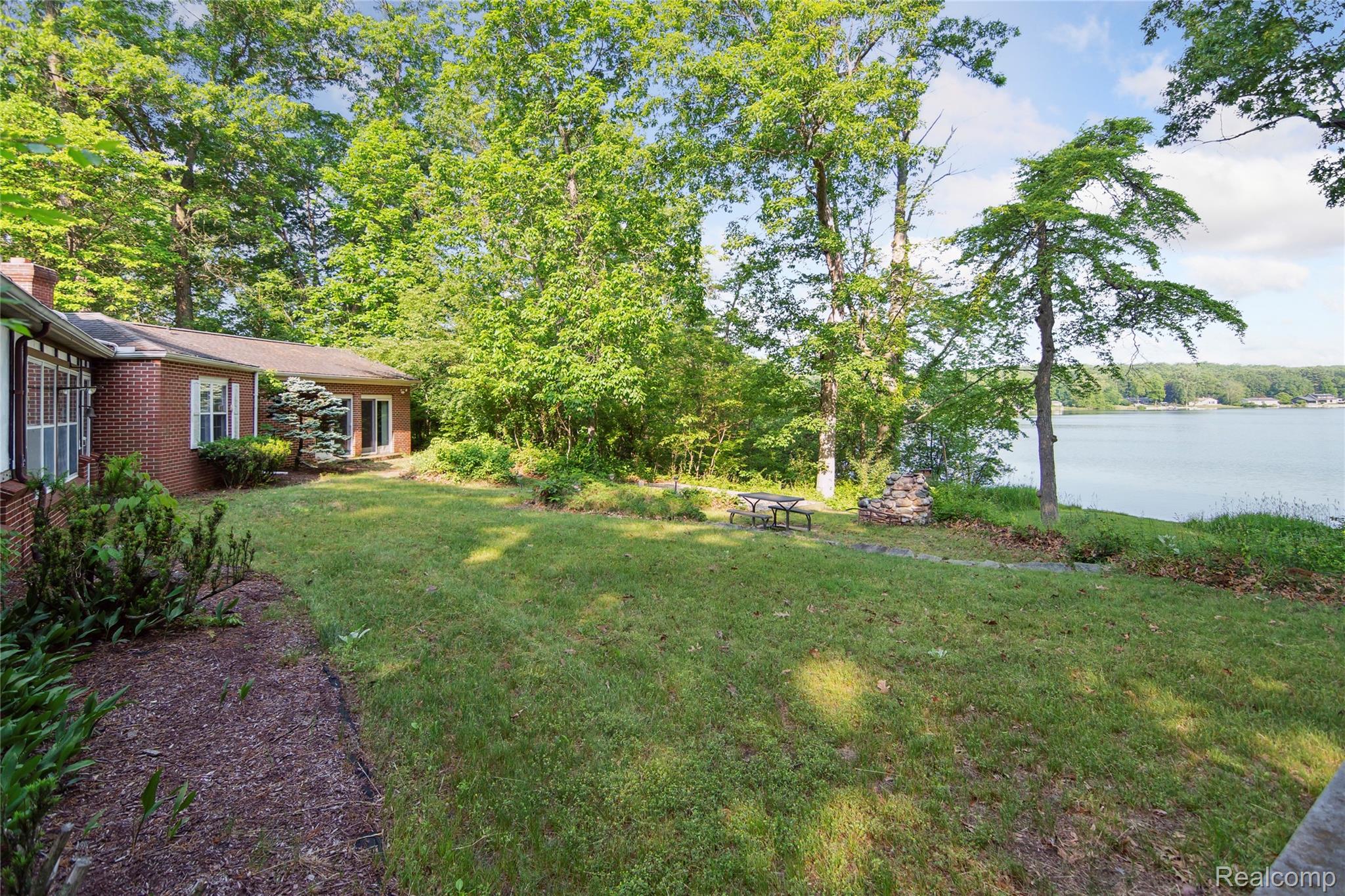 4300 West Bacon Road Hillsdale, MI 49242 - Photo 29 of 49 Tiered landscaping