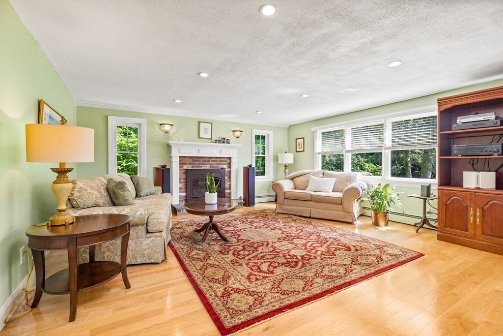 4 Pine Grove Road Hingham, MA 02043 - Photo 11 of 40