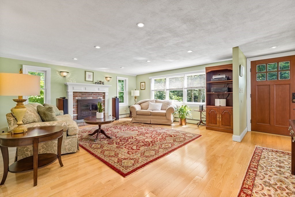 4 Pine Grove Road Hingham, MA 02043 - Photo 12 of 40