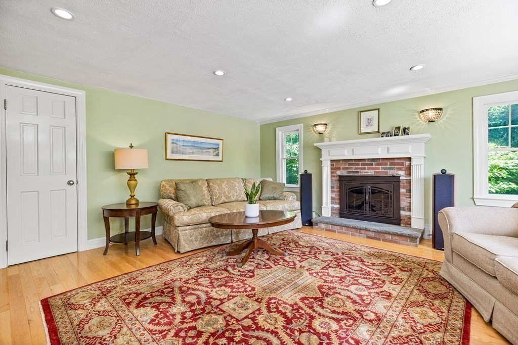 4 Pine Grove Road Hingham, MA 02043 - Photo 14 of 40