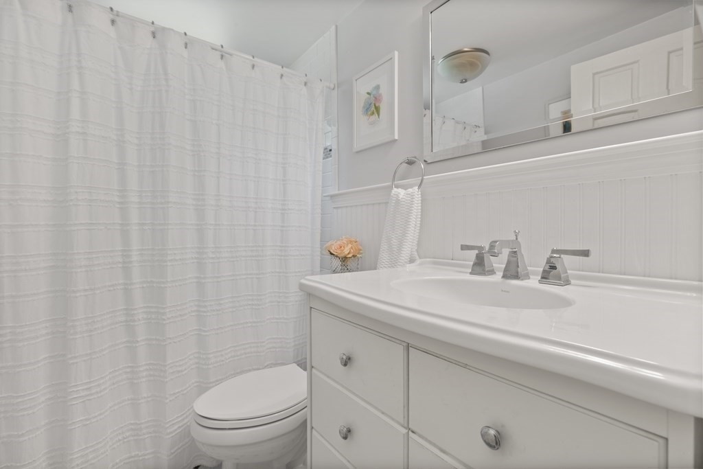 4 Pine Grove Road Hingham, MA 02043 - Photo 16 of 40