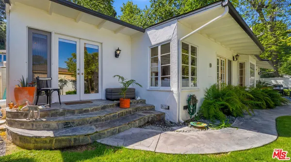 $1,849,000 | 12263 Laurel Terrace Drive, Studio City, CA 91604