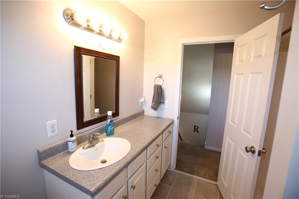 720 Spinning Wheel Point High Point, NC 27265 - Photo 17 of 23 Gallery Image 17
