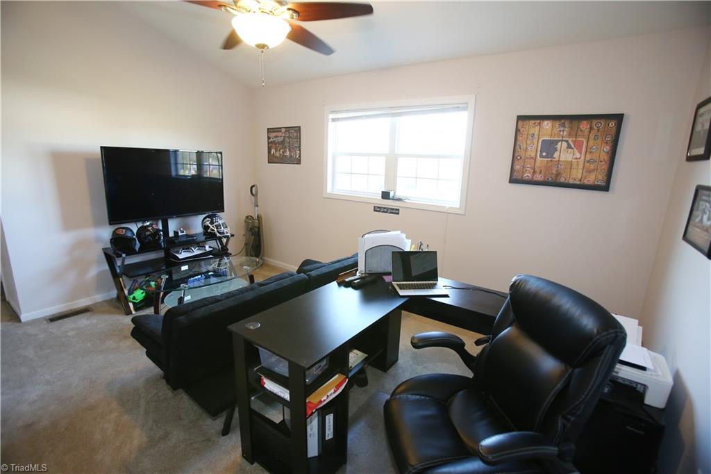 720 Spinning Wheel Point High Point, NC 27265 - Photo 18 of 23 Gallery Image 18