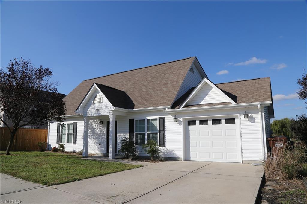 720 Spinning Wheel Point High Point, NC 27265 - Photo 3 of 23 Gallery Image 3