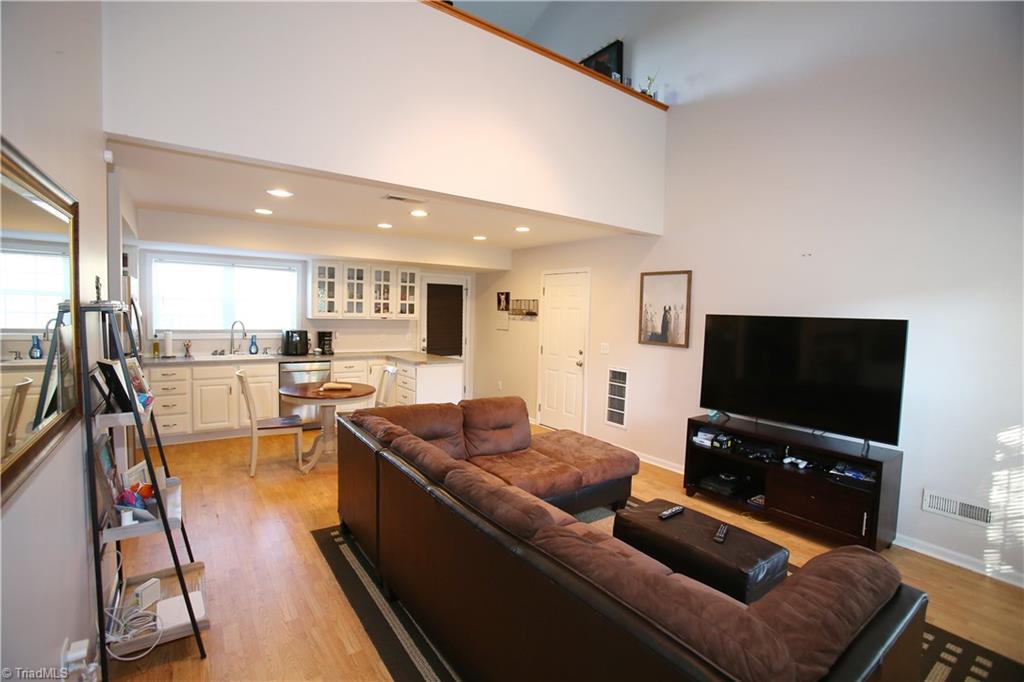 720 Spinning Wheel Point High Point, NC 27265 - Photo 5 of 23 Gallery Image 5