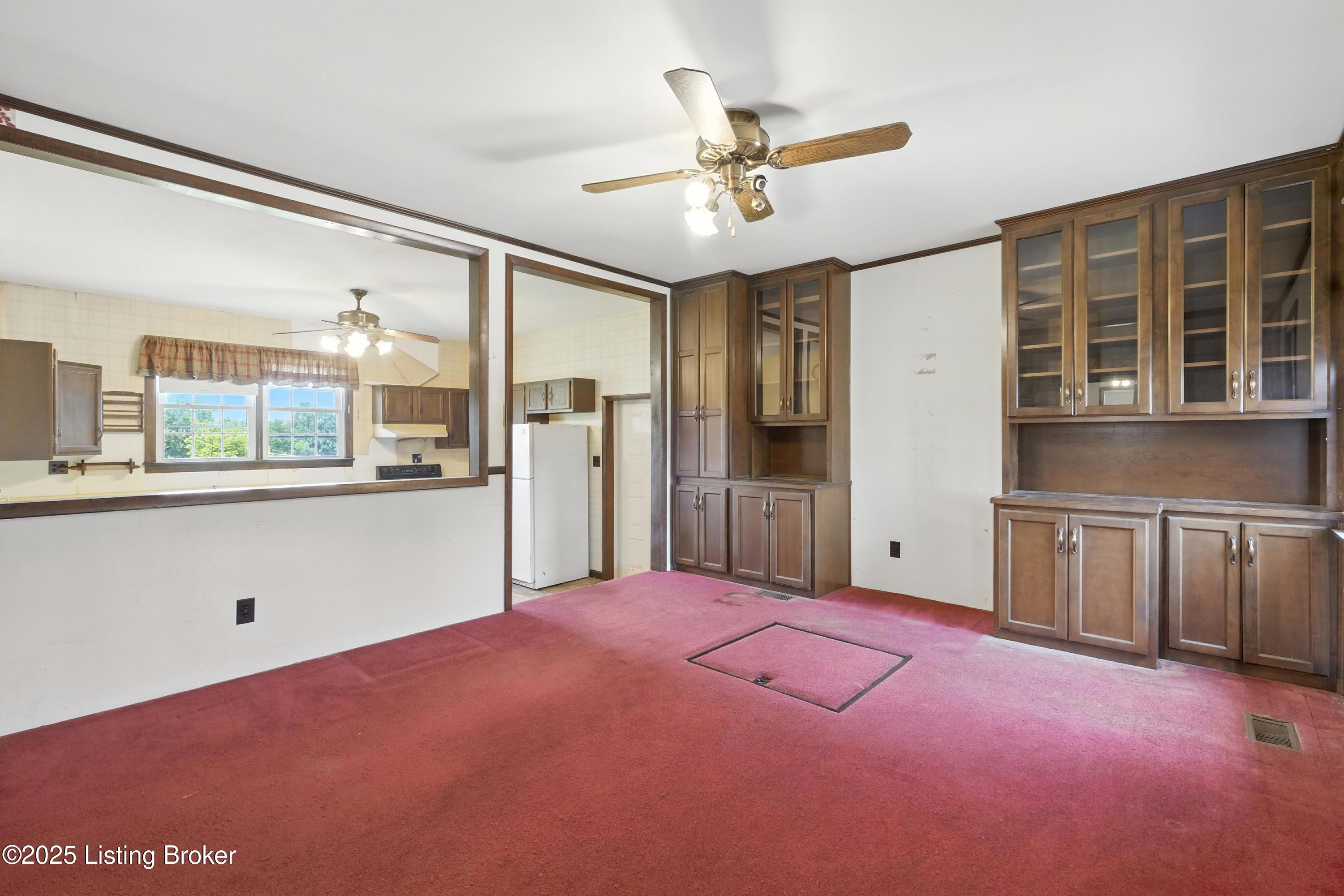 4900 Hopewell Road Louisville, KY 40299 - Photo 8 of 27 9_4900hopewell_louisvillerealestatemedia