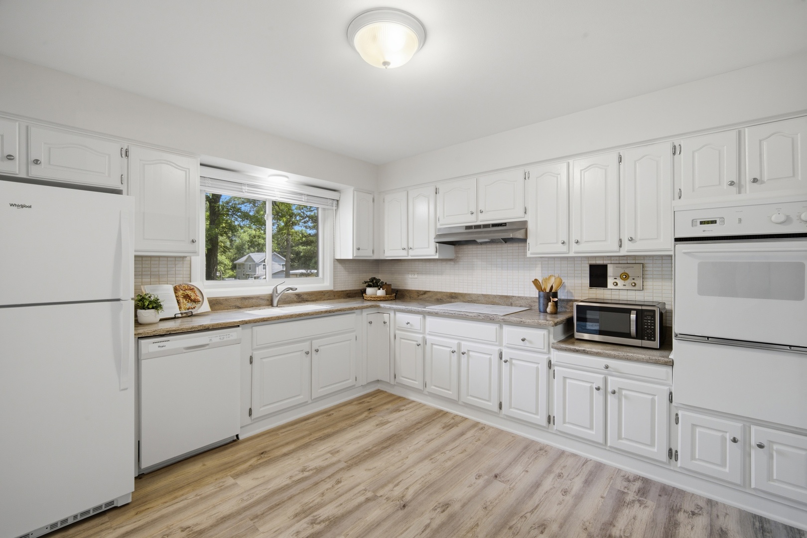 254 Dunbar Road Mundelein, IL 60060 - Photo 6 of 20
