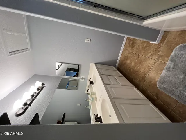 $1,900 | 255 South Kyrene Road, Unit 231, Chandler, AZ 85226