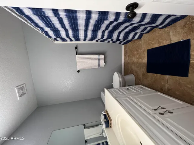 $1,900 | 255 South Kyrene Road, Unit 231, Chandler, AZ 85226