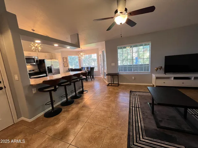 $1,900 | 255 South Kyrene Road, Unit 231, Chandler, AZ 85226