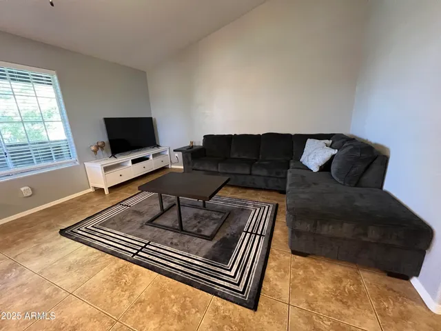 $1,900 | 255 South Kyrene Road, Unit 231, Chandler, AZ 85226