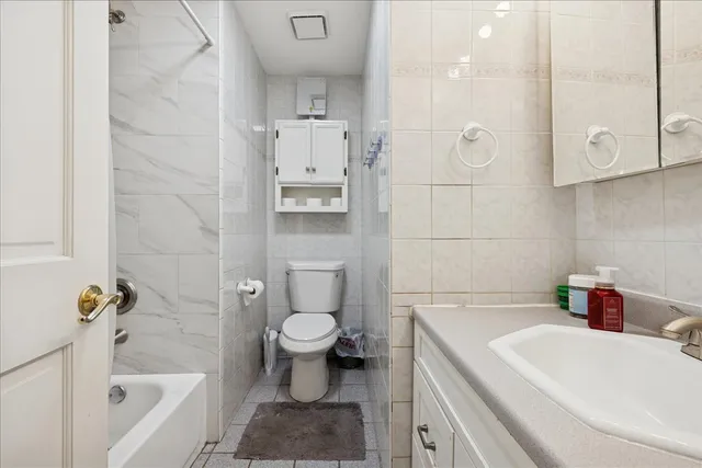 $225,000 | 5143 North East River Road, Unit 152B, Chicago, IL 60656