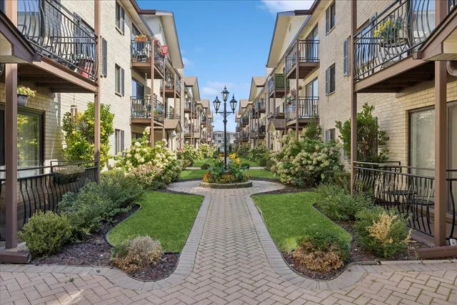 $225,000 | 5143 North East River Road, Unit 152B, Chicago, IL 60656