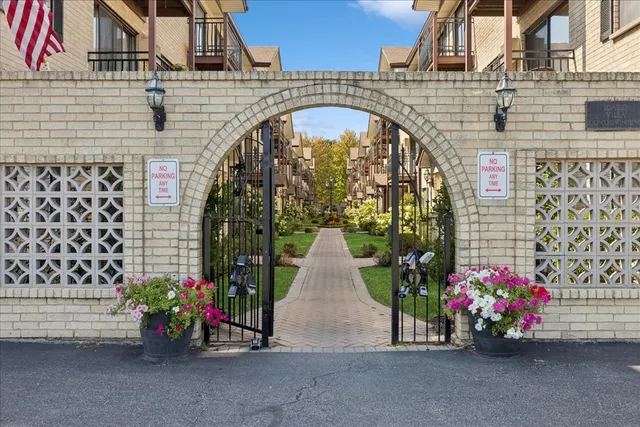 $225,000 | 5143 North East River Road, Unit 152B, Chicago, IL 60656