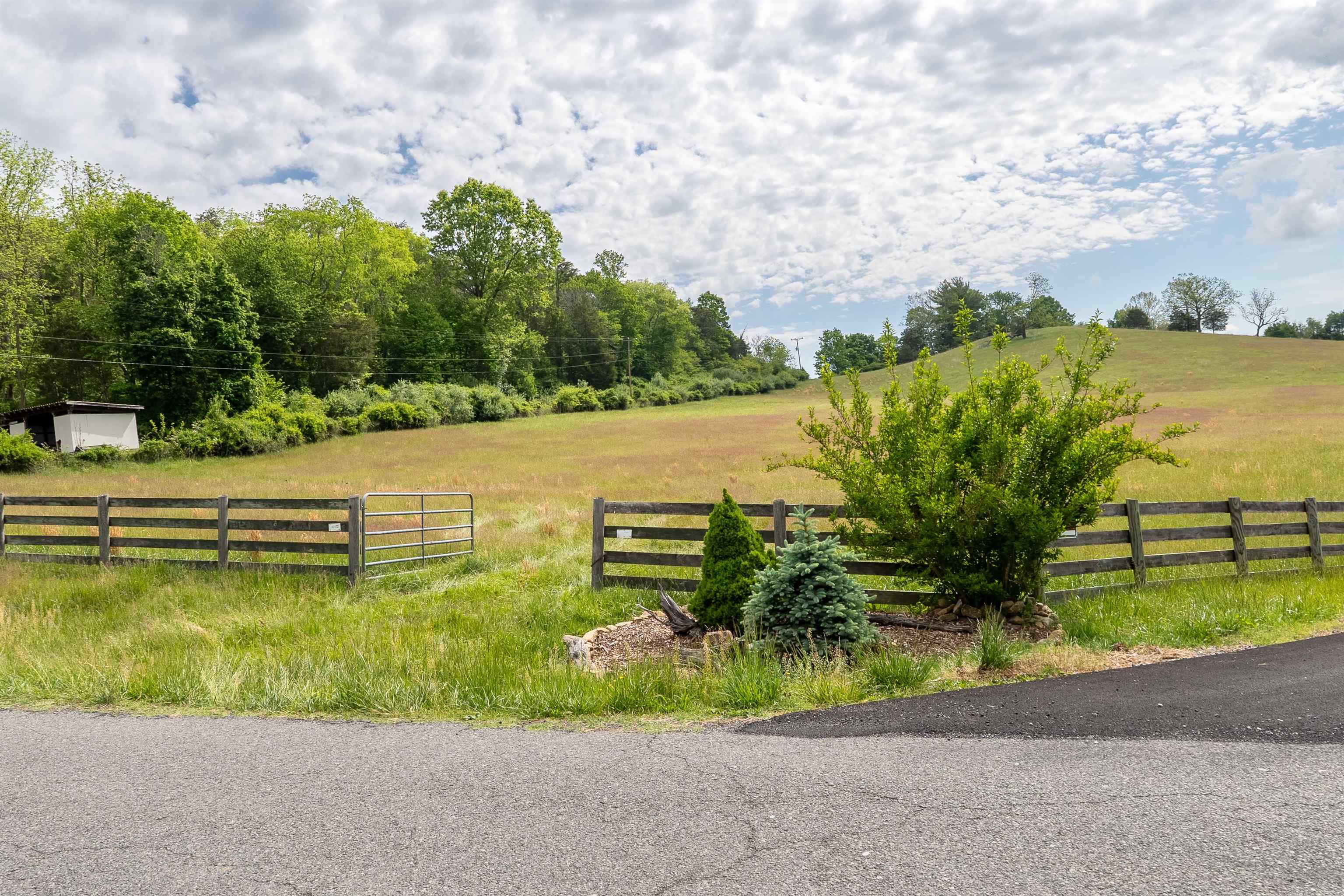 Tbd Tbd Reed Creek Road Wytheville, VA 24382 - Photo 1 of 22 Gallery Image 1