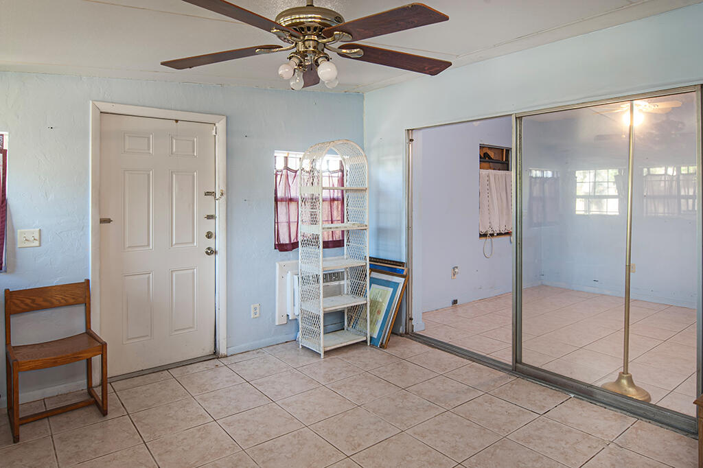 575 Acacia Road Vero Beach, FL 32963 - Photo 10 of 11 Multi Generation additional area and sid