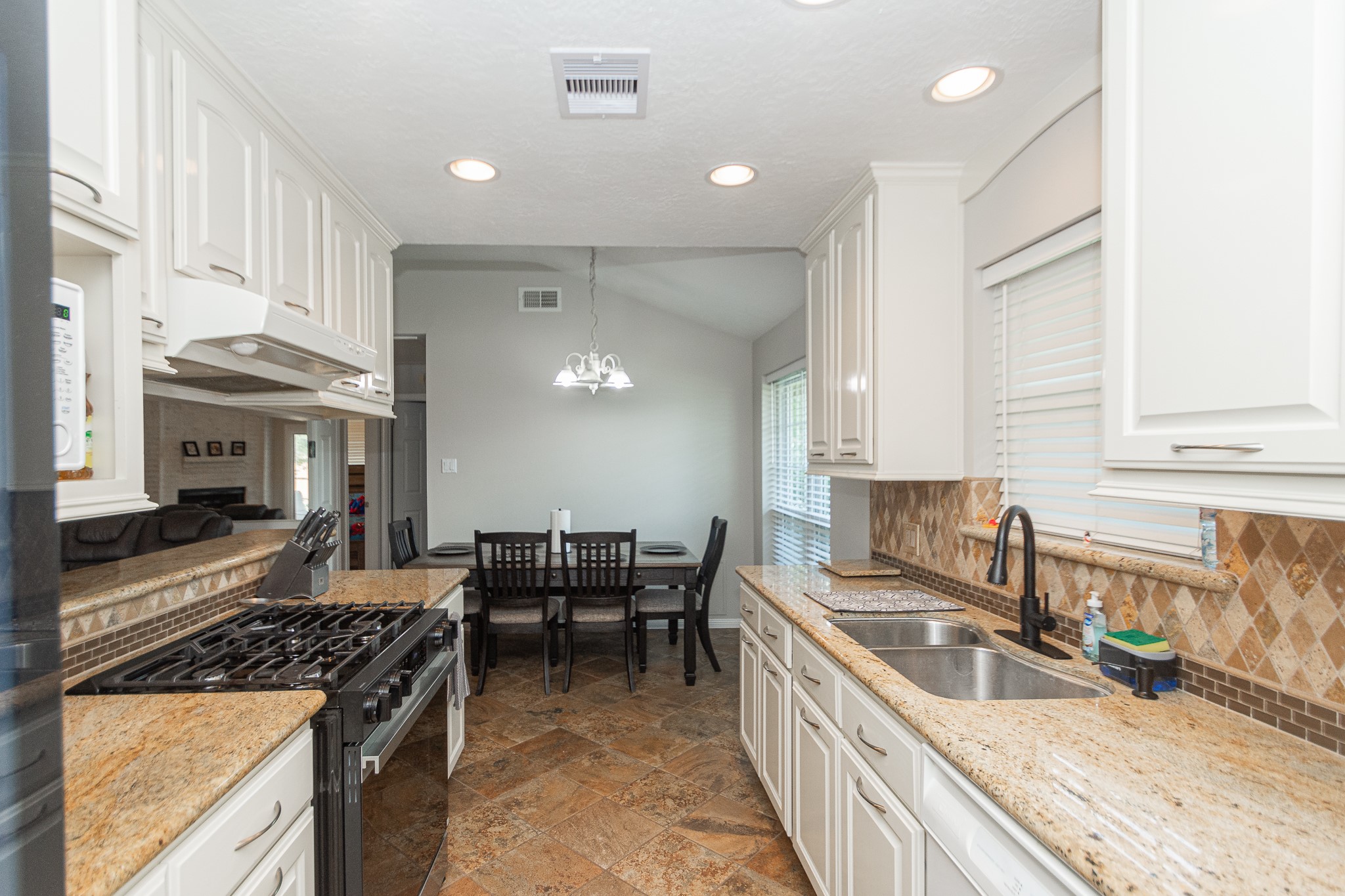 2905 Hamm Road Pearland, TX 77581 - Photo 2 of 17