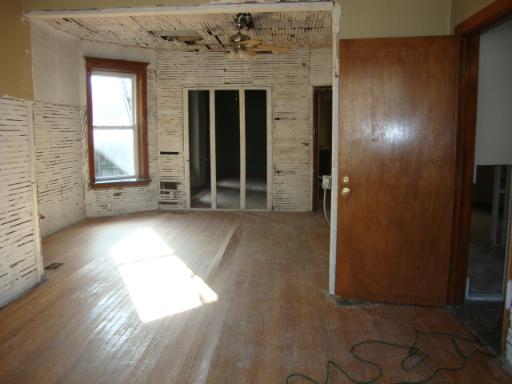 5818 North Ridge Avenue Chicago, IL 60660 - Photo 3 of 12 Gallery Image 3