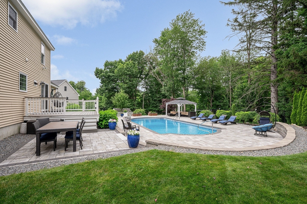 61 Saddle Road Dracut, MA 01826 - Photo 36 of 40