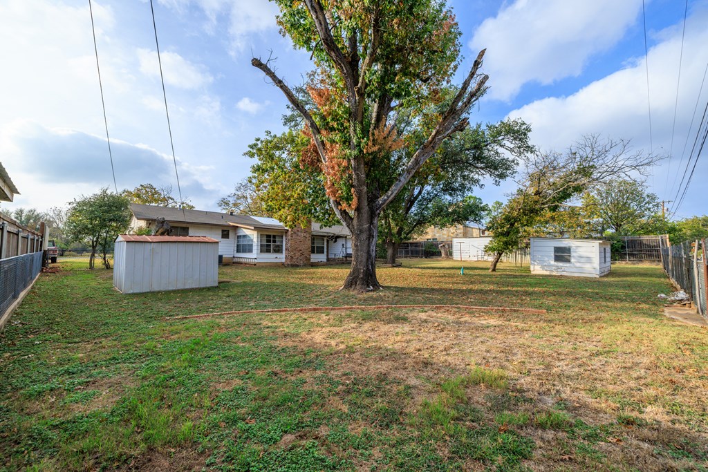 308 Frederick Road, Unit 4 Fredericksburg, TX 78624 - Photo 8 of 10 Gallery Image 8