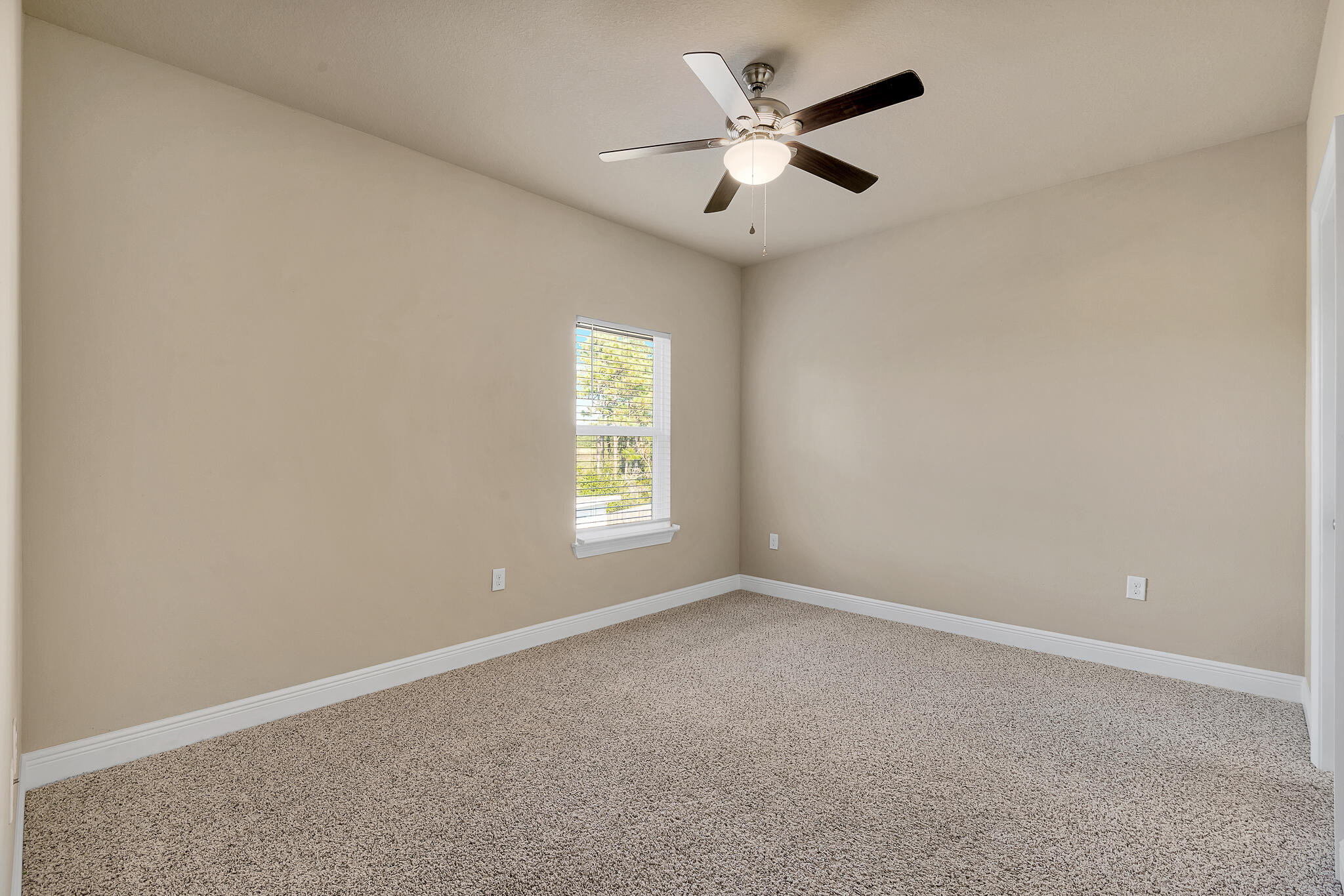 40 Constance Court Santa Rosa Beach, FL 32459 - Photo 28 of 44 an empty room with a window