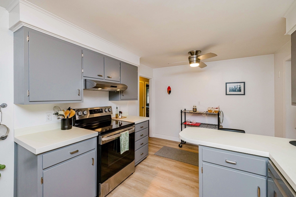 156 Harris Street Pawtucket, RI 02861 - Photo 11 of 41
