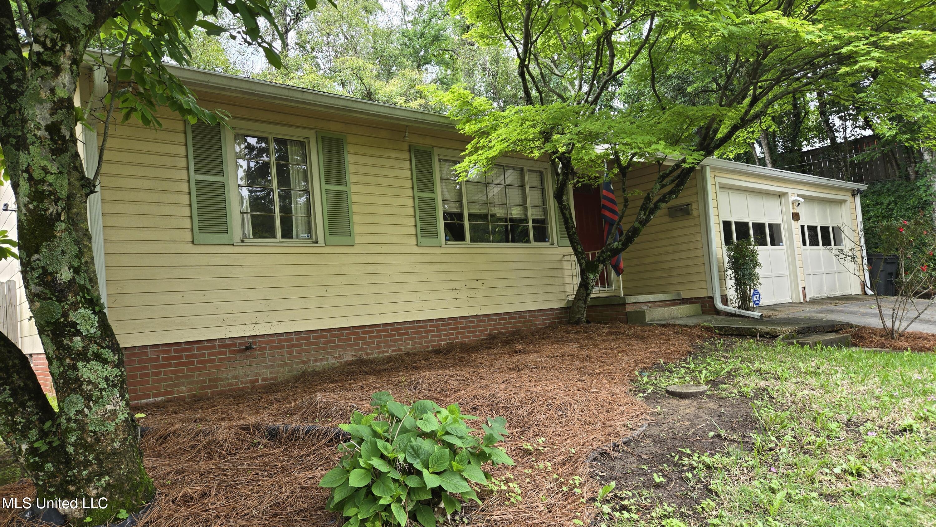 1119 Manship Street Jackson, MS 39202 - Photo 6 of 48 20250501_114609