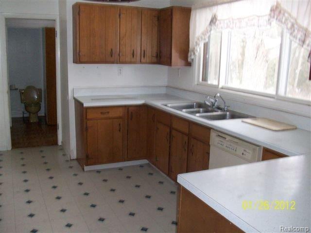 2944 South Blacks Corners Road Imlay City, MI 48444 - Photo 5 of 12 Kitchen