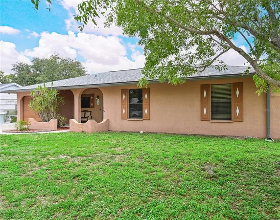 $324,900 | 2635 Bucida Drive, Sarasota, FL 34232