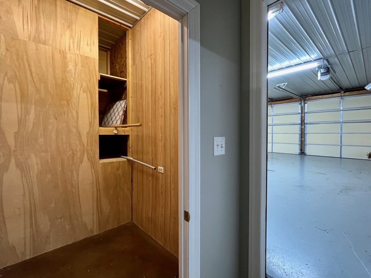 1056 Lois Ridge Road Lynchburg, TN 37352 - Photo 27 of 45 a view of walk in closet