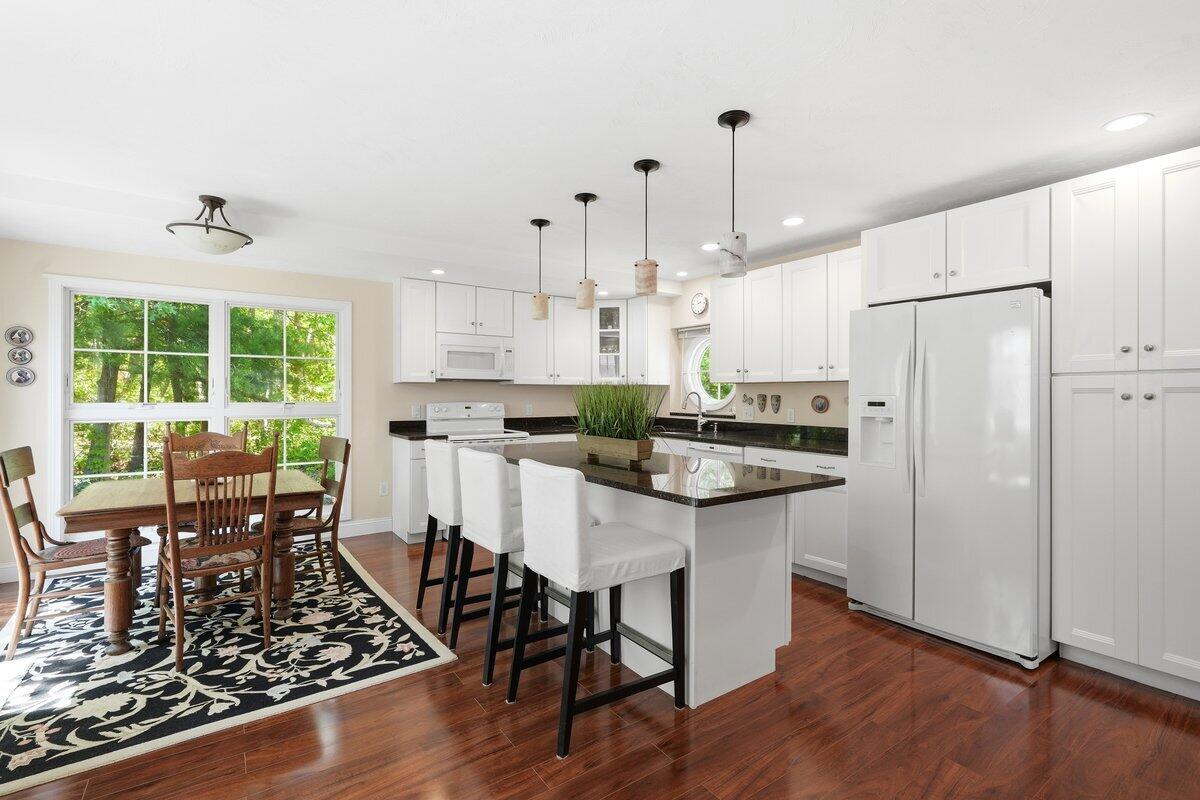 202 Quaker Road Falmouth, MA 02540 - Photo 11 of 39 202 Quaker Rd-12