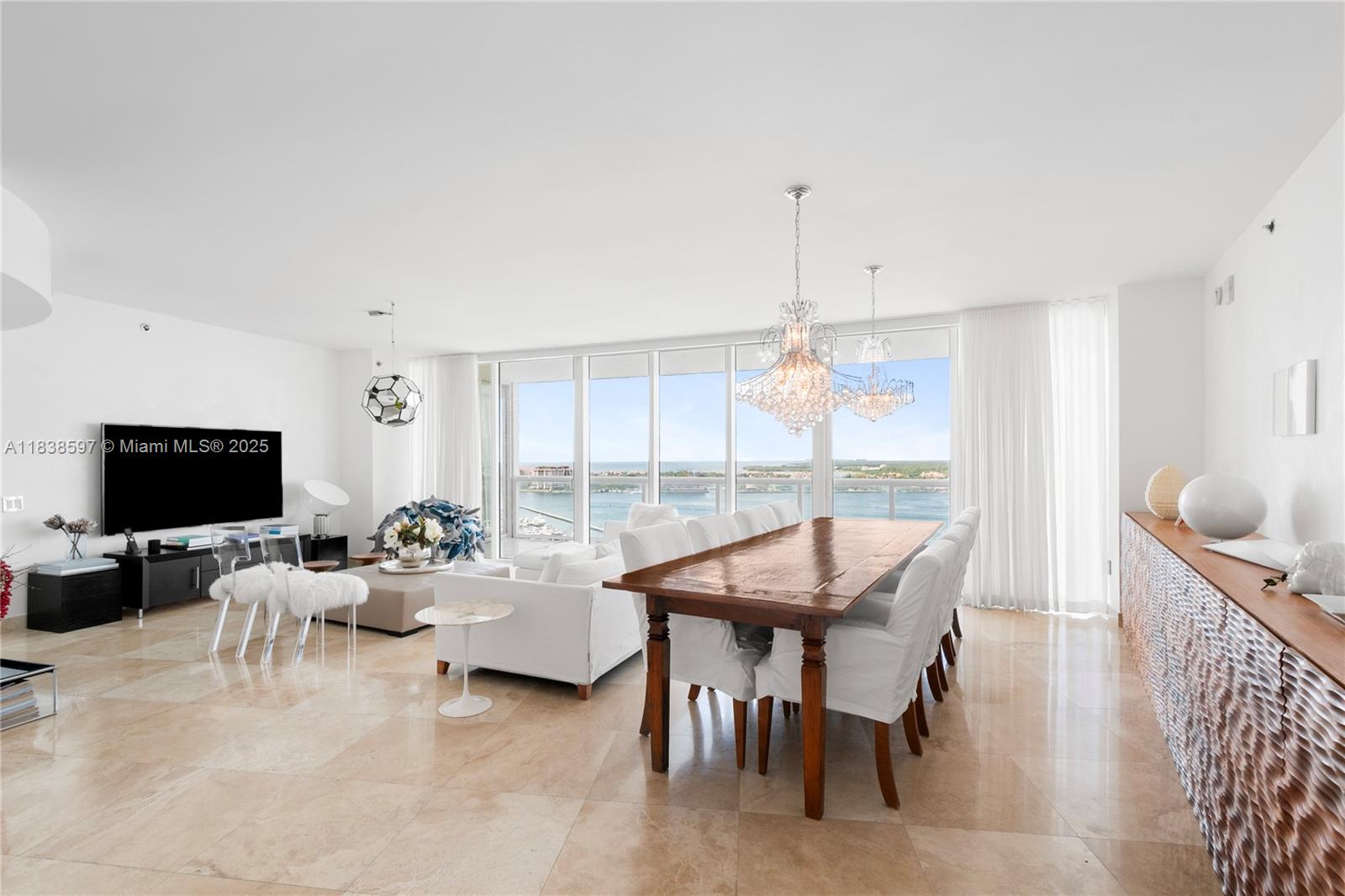 450 Alton Road, Unit 2001 Miami Beach, FL 33139 - Photo 2 of 47 Gallery Image 2