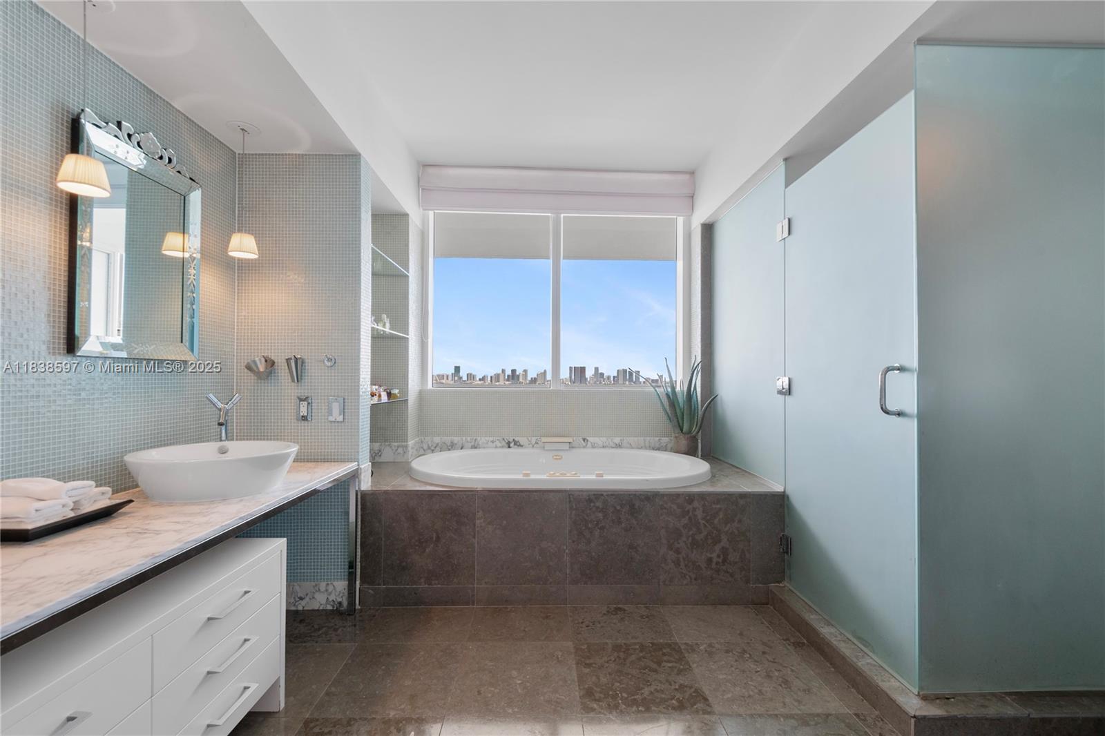 450 Alton Road, Unit 2001 Miami Beach, FL 33139 - Photo 30 of 47 Gallery Image 30