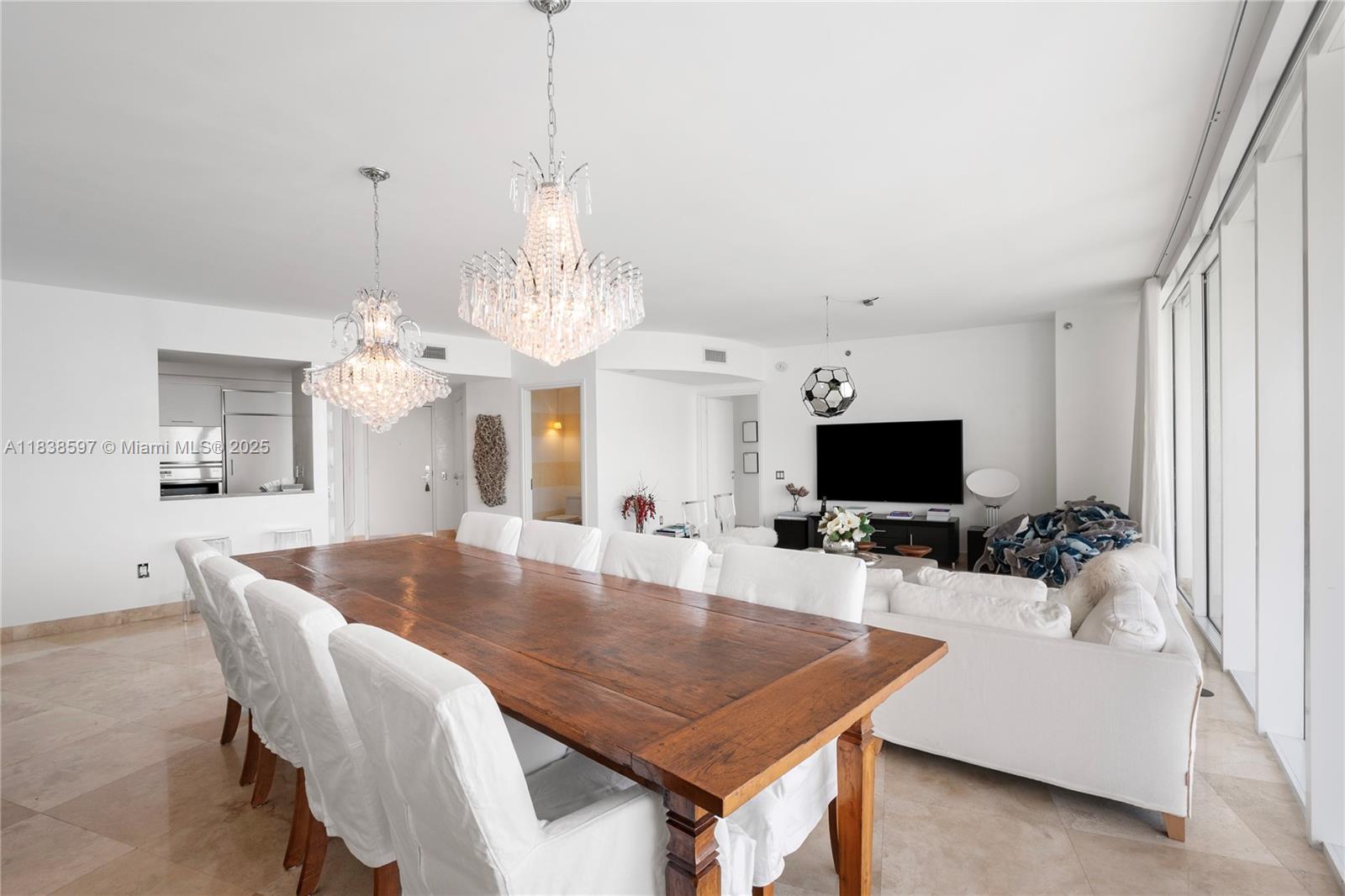 450 Alton Road, Unit 2001 Miami Beach, FL 33139 - Photo 3 of 47 Gallery Image 3