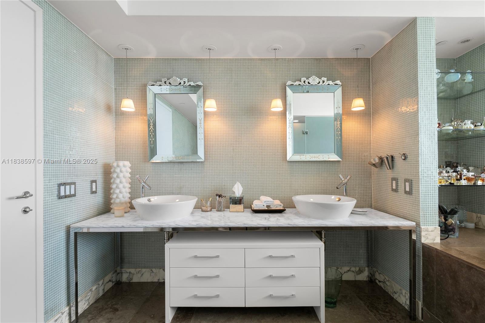 450 Alton Road, Unit 2001 Miami Beach, FL 33139 - Photo 31 of 47 Gallery Image 31
