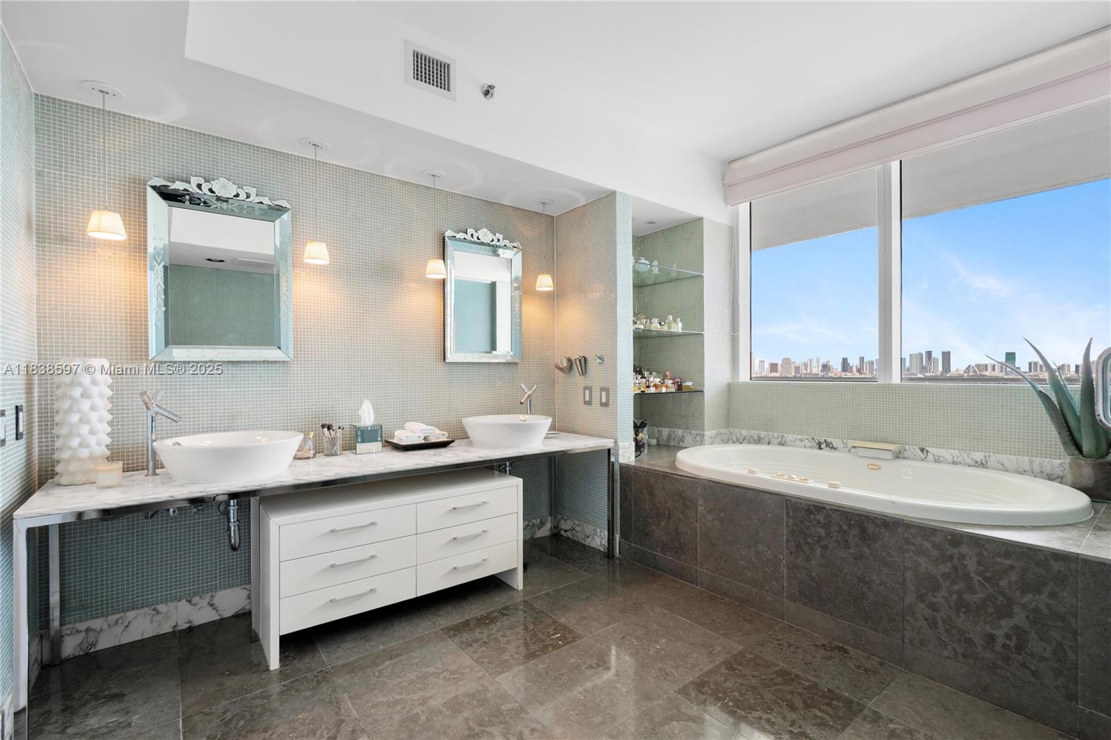 450 Alton Road, Unit 2001 Miami Beach, FL 33139 - Photo 32 of 47 Gallery Image 32