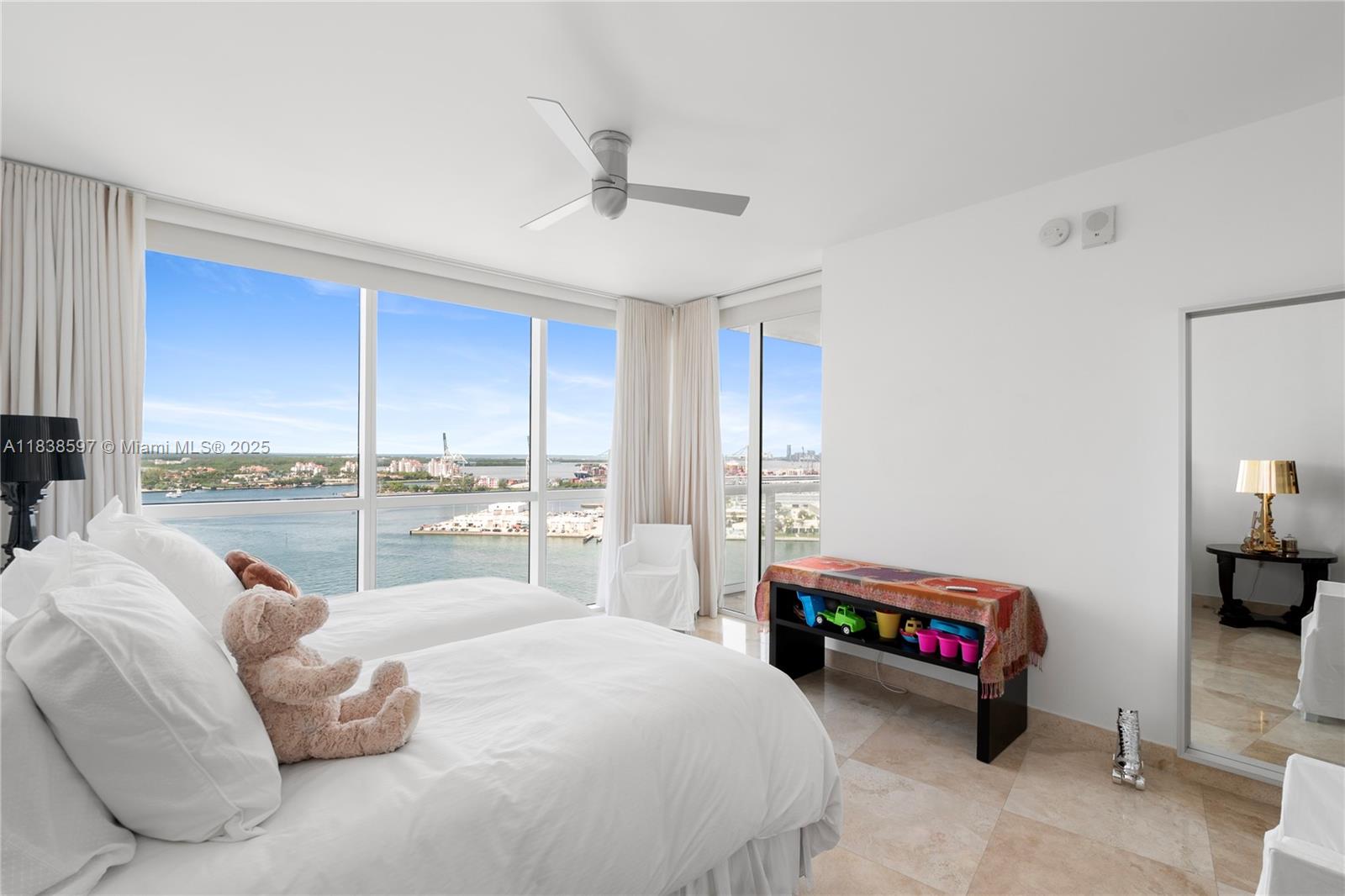 450 Alton Road, Unit 2001 Miami Beach, FL 33139 - Photo 38 of 47 Gallery Image 38
