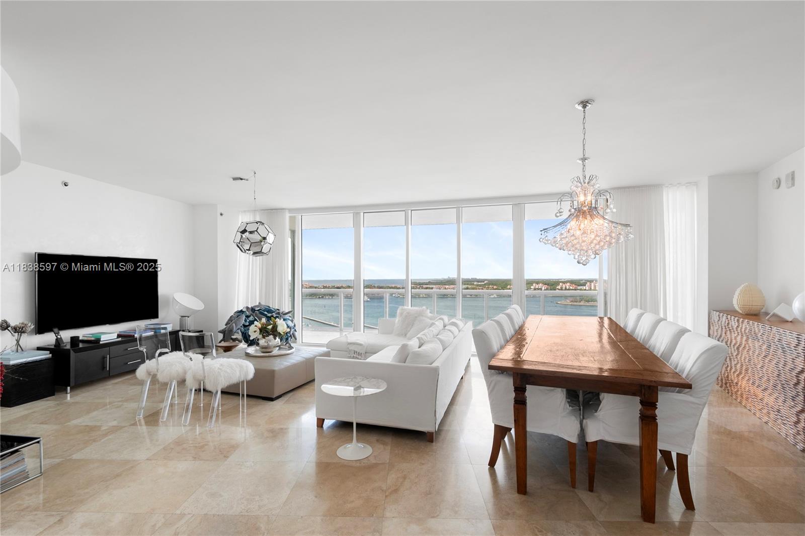 450 Alton Road, Unit 2001 Miami Beach, FL 33139 - Photo 6 of 47 Gallery Image 6