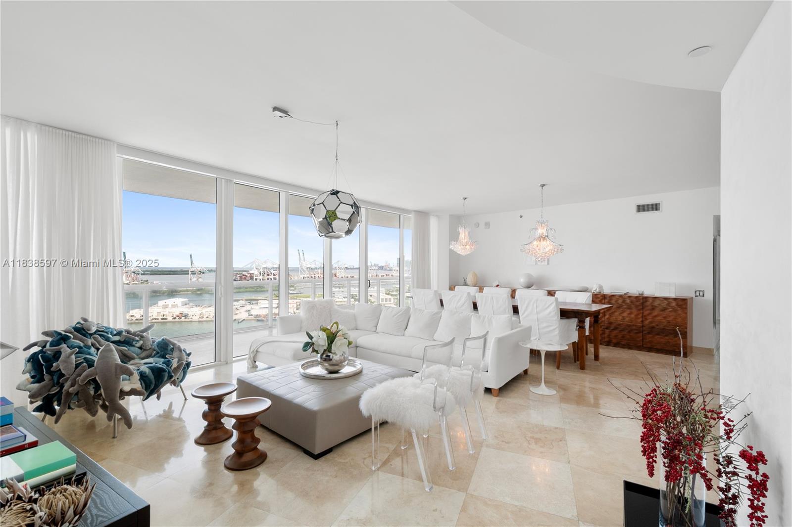 450 Alton Road, Unit 2001 Miami Beach, FL 33139 - Photo 7 of 47 Gallery Image 7