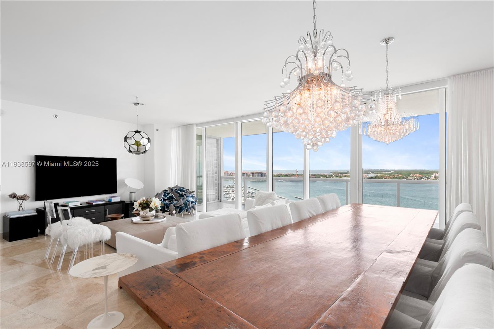 450 Alton Road, Unit 2001 Miami Beach, FL 33139 - Photo 10 of 47 Gallery Image 10