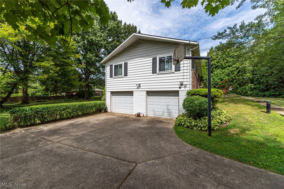 4710 Jupiter Road Akron, OH 44319 - Photo 2 of 13 Gallery Image 2