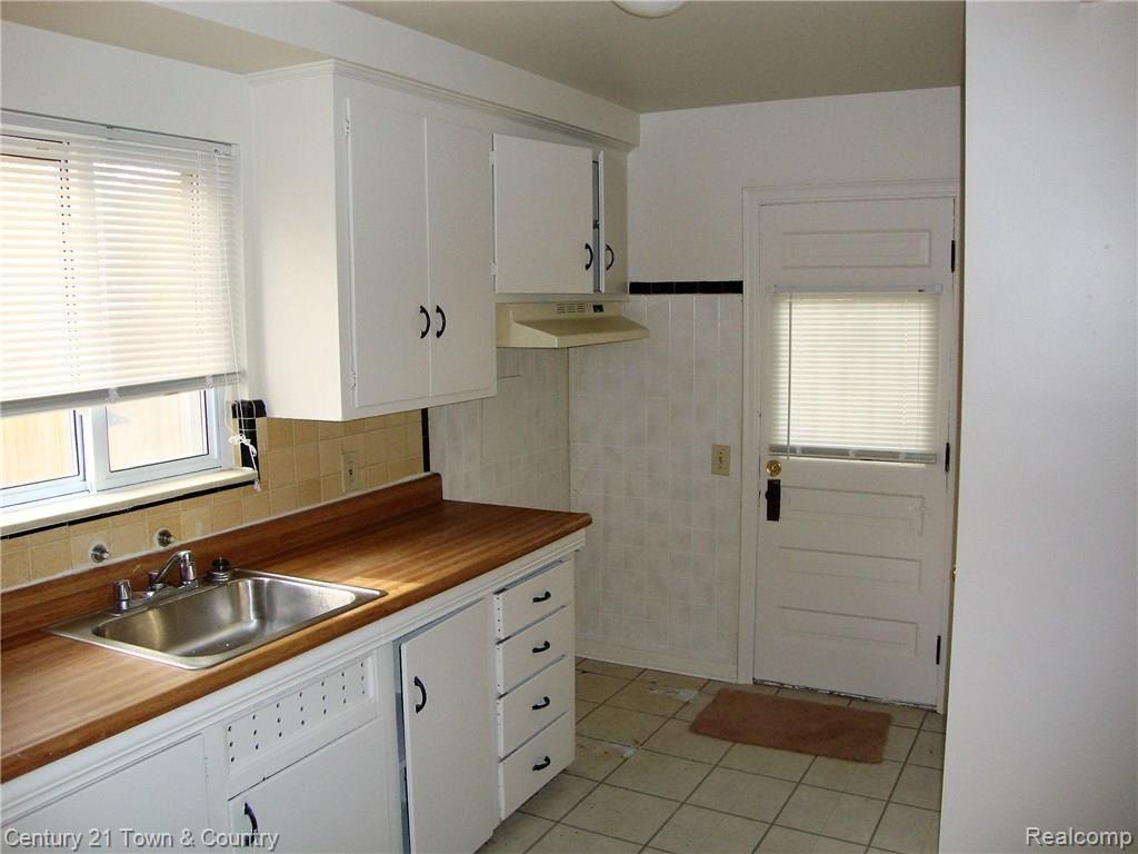 180 Alter Road Detroit, MI 48215 - Photo 13 of 35
