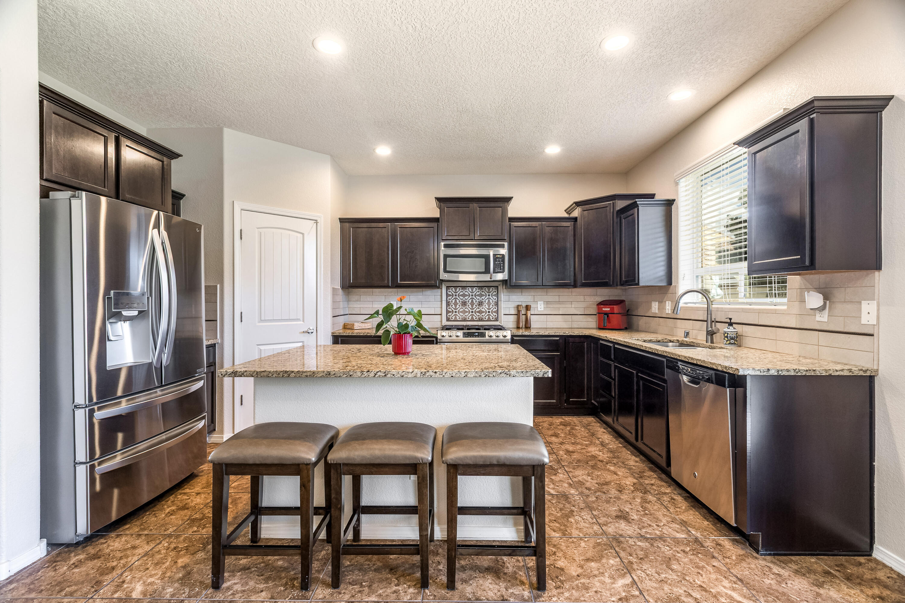 2706 Camacho Road Southeast Rio Rancho, NM 87124 - Photo 9 of 45 Gallery Image 9