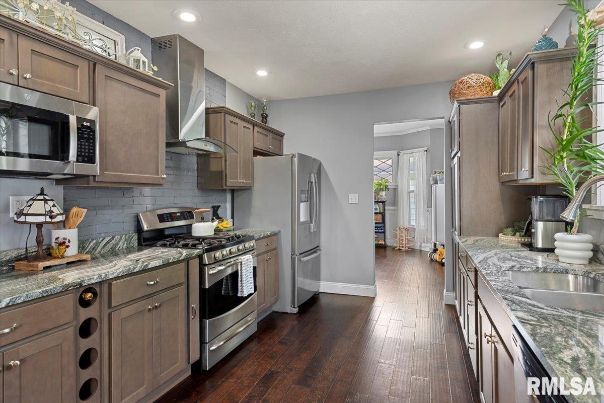 419 East Corwin Street Litchfield, IL 62056 - Photo 17 of 43