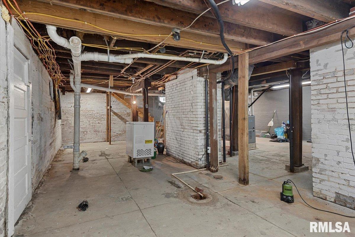 419 East Corwin Street Litchfield, IL 62056 - Photo 36 of 43