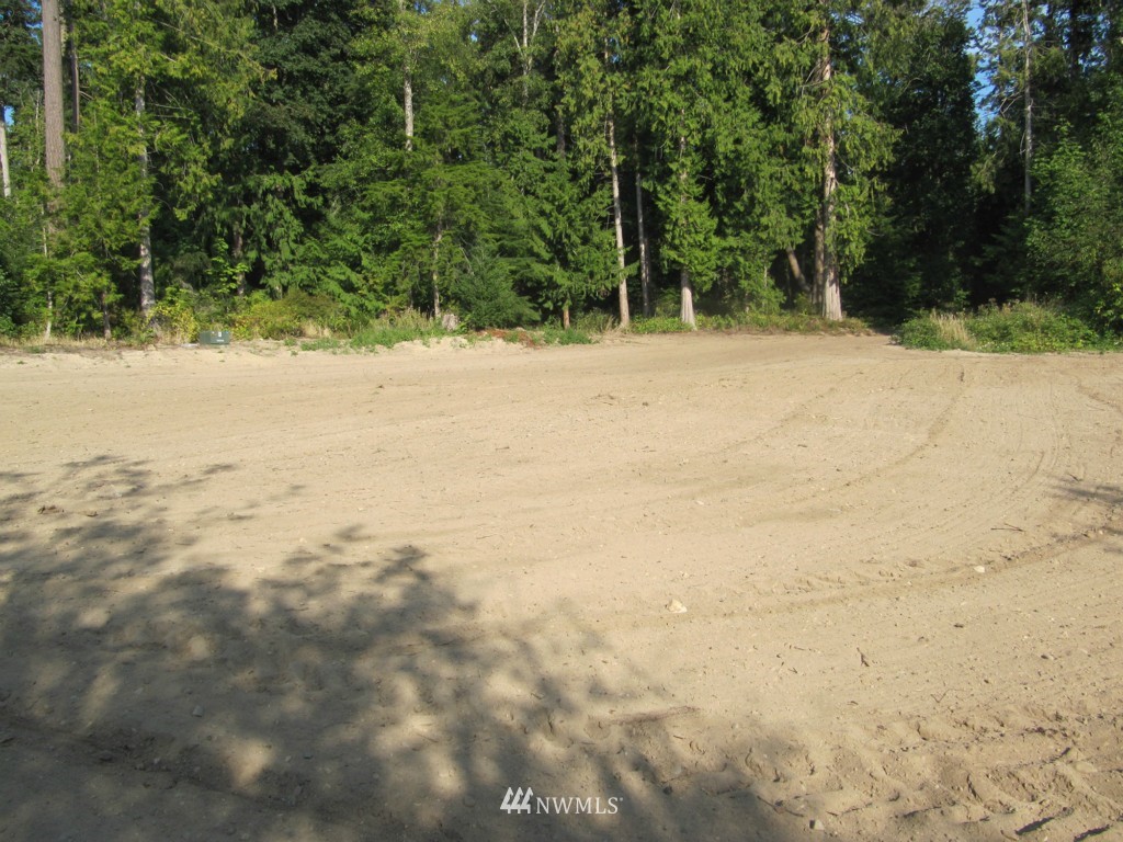 2048 Wagner Road Camano Island, WA 98282 - Photo 9 of 13 Gallery Image 9